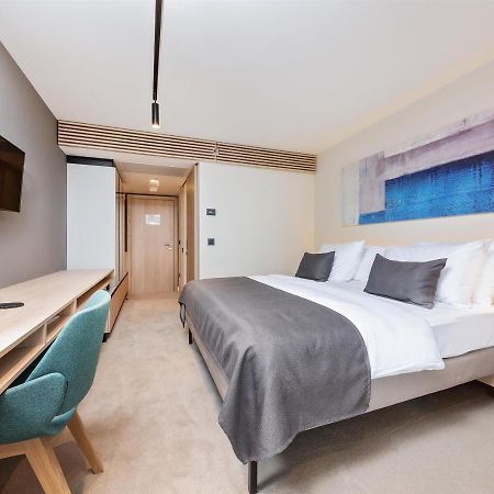 Hotel Park Plava Laguna ポレッチ エクステリア 写真
