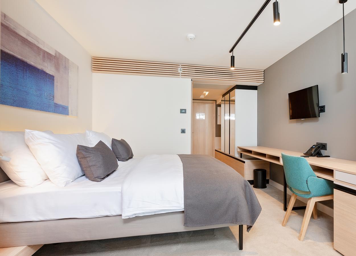 Hotel Park Plava Laguna ポレッチ エクステリア 写真